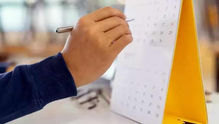 2024 yılının resmi tatil günleri belli oldu! Yıl içinde 7 gün izin kullanan 40 gün tatil yapabilecek