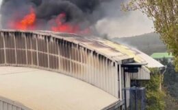 Arnavutköy’de fabrika yangını: Çok sayıda ekip bölgede