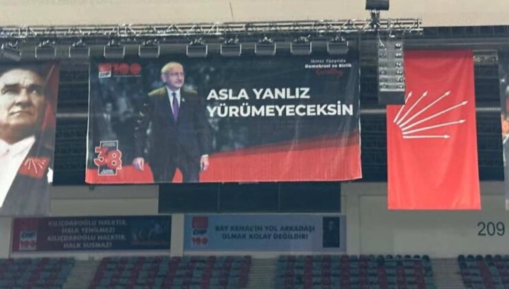 CHP’de kurultay heyecanı başladı! Kılıçdaroğlu’na destek pankartındaki hata dikkatlerden kaçmadı