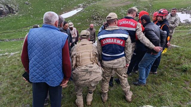Kars’ta hayvan otlatırken yıldırımın isabet ettiği çocuk öldü