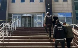 Kars’ta otomobilde uyuşturucuyla yakalanan zanlı tutuklandı