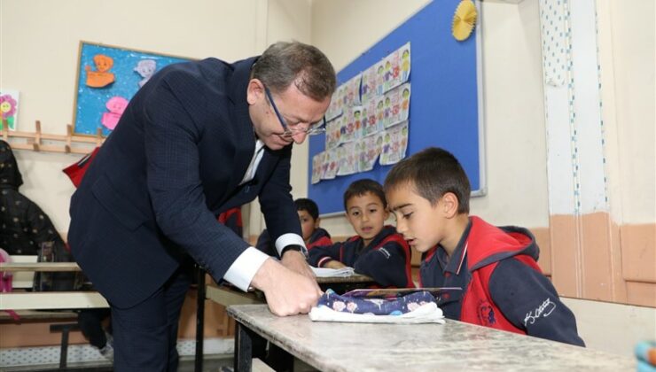 Vali Polat Kümbetli köyünde 