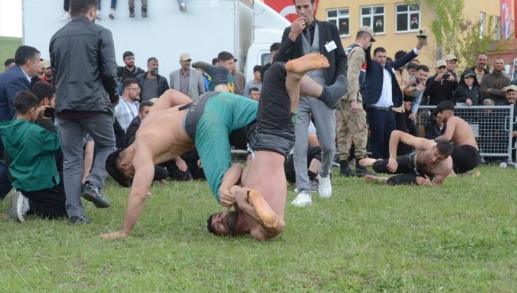 Kars’ta “109. Geleneksel Karaurgan Karakucak Güreş Şenlikleri” yapıldı