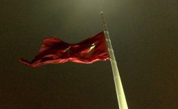 Milli yas nedeniyle bayraklar yarıya indirildi