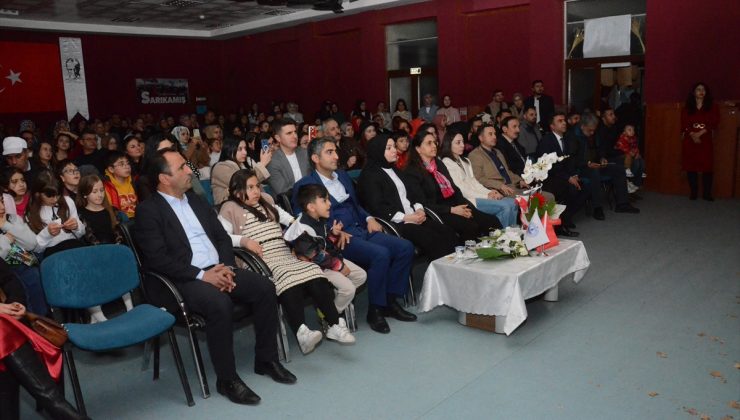 Sarıkamış’ta öğretmenler şiir ve müzik dinletisi sundu