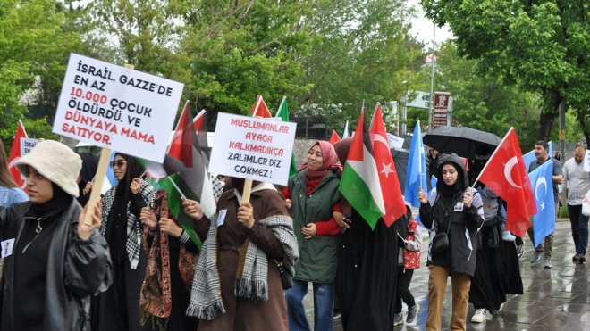 Kars’ta sağlık çalışanları Gazze için 30 haftadır “sessiz yürüyüş” yapıyor
