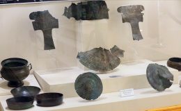 Kaçakçılardan kurtarılan Urartu eserleri Kars’ta sergileniyor