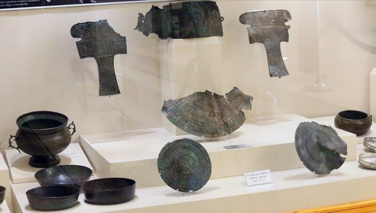Kaçakçılardan kurtarılan Urartu eserleri Kars’ta sergileniyor