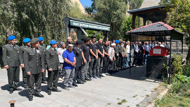Vefat eden Kıbrıs gazisi Kars’ta son yolculuğuna uğurlandı