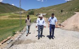 Kars’ta Köy Yolları Parke Taşla Kaplanıyor
