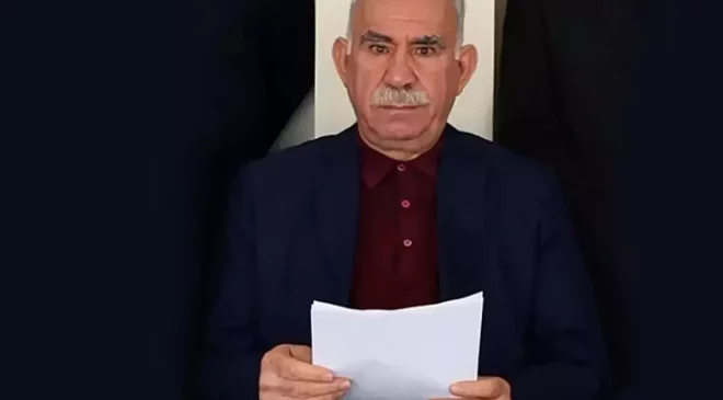 İmralı’da çekilen toplu fotoğrafta dikkat çeken detay! Herkesin aklında aynı soru var