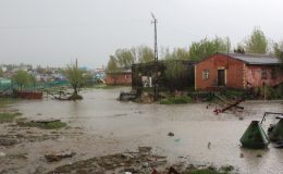 Kars’ta sağanak ve dolu nedeniyle taşkın meydana geldi