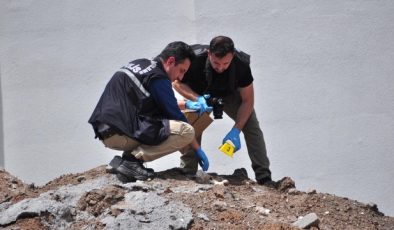 Okul inşaat kazısından insan kafatası ve kemikler çıktı