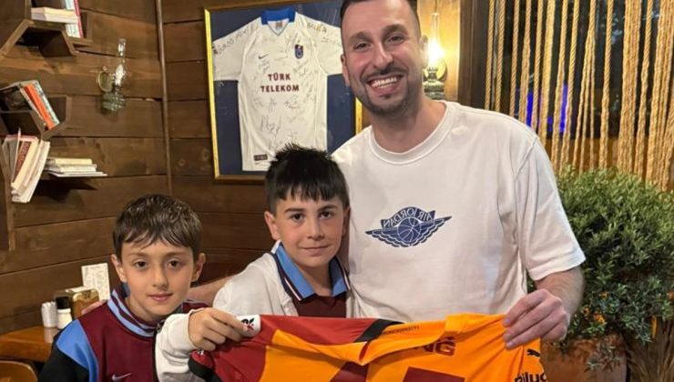 Osimhen’in Trabzonsporlu taraftara verdiği forma koleksiyonere gitti