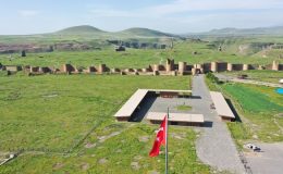 Ani Ören Yeri’ndeki surlar asırlardır ihtişamıyla ayakta duruyor