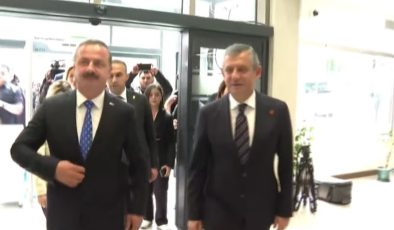 CHP lideri Özel’den Anahtar Parti’ye ziyaret