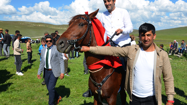 Kars’ta 3 bin rakımda “Köroğlu Köyü Yayla Festivali” düzenlendi