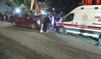 Kars’ta 4 aracın karıştığı zincirleme trafik kazasında 4 kişi yaralandı