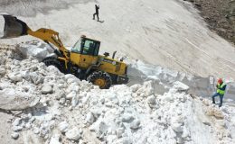 Kars’ta karla mücadele son yayla yolunun açılmasıyla tamamlandı