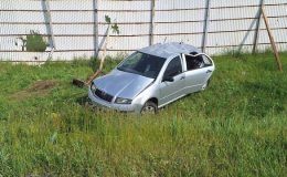 Kars’ta şarampole devrilen otomobildeki 5 kişi yaralandı