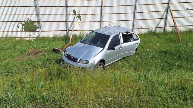 Kars’ta şarampole devrilen otomobildeki 5 kişi yaralandı