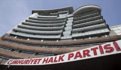 Kurultay iddianamesinde 12 kişiye siyasi yasak istendi