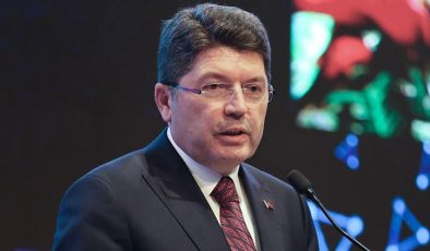 Bakan Tunç’tan, Saraçhane’de Cumhurbaşkanı Erdoğan’a hakaret edilmesine tepki: Milletimizin iradesine yöneltilmiş ağır bir saygısızlıktır
