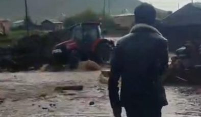 Kars ve Ardahan’da sağanak, sele neden oldu