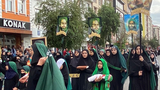 Kars’ta binlerce kişi Kerbela şehitlerini andı