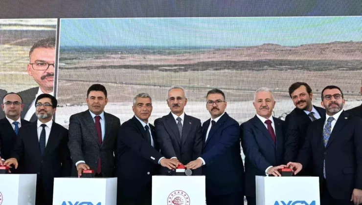 Bakan Uraloğlu: Zengezur koridoru, Türkiye, Azerbaycan ve Ermenistan arasında ekonomik işbirliğini güçlendirecek, bölgesel barışı pekiştirecek