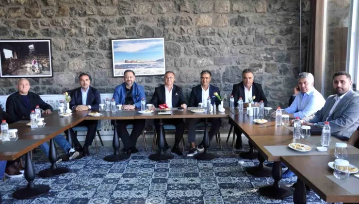 Gazi Kars Eğitim ve Kültür Vakfı, Kars’ta Basın Mensuplarıyla Buluştu