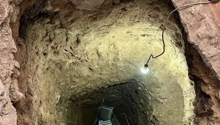 Kars’ta Define İçin Kaçak Kazı Yapan 5 Şüpheli Suçüstü Yakalandı