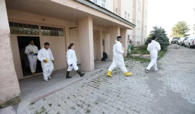 Kars’ta Dezenfeksiyon Timi, Şap Hastalığına Karşı Mücadele Ediyor