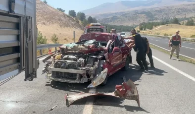 Kars’ta Trafik Kazası: Otomobil Sürücüsü Yaralandı