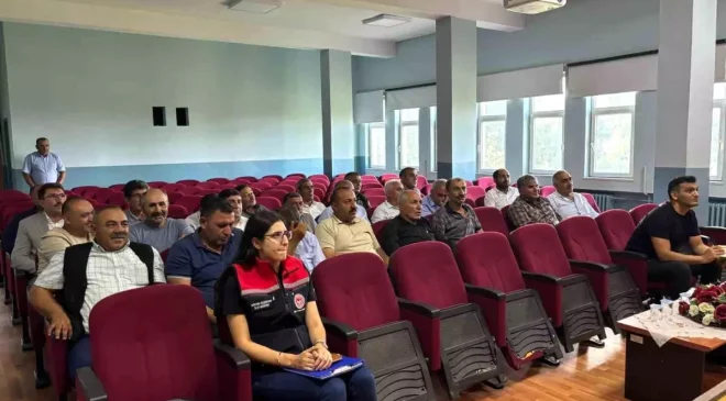 Susuz’da Muhtarlara Mera ve Köy Kanunu Eğitimi Verildi